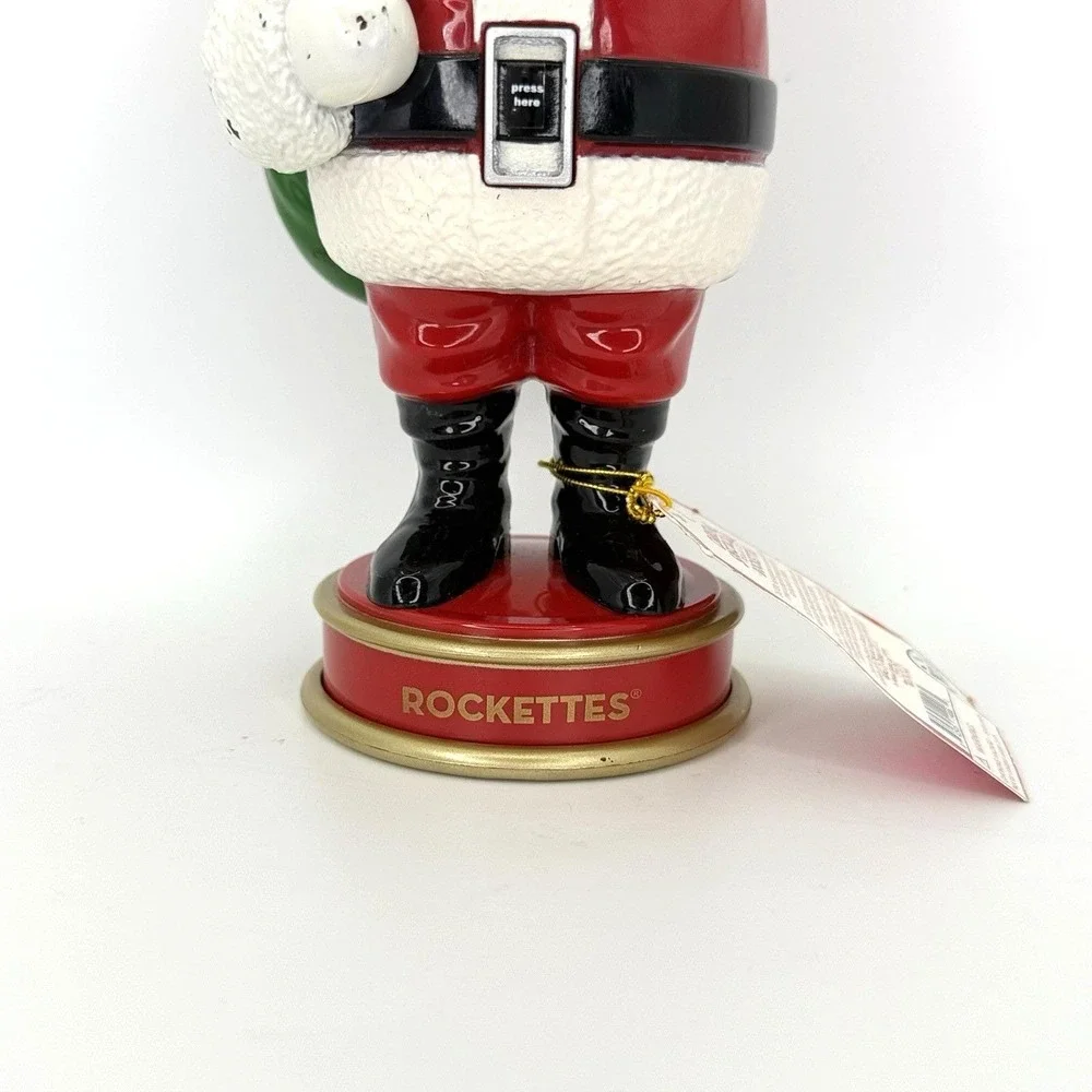 Radio City Rockettes smoke pet